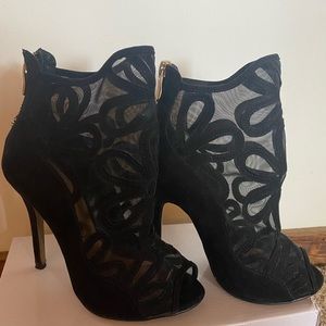 Chinese Laundry Jaiden black peep toe booties